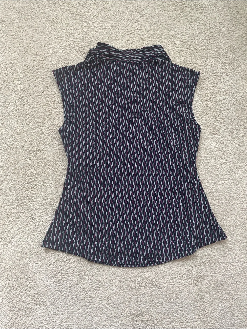 Ann Taylor sleeveless neck
